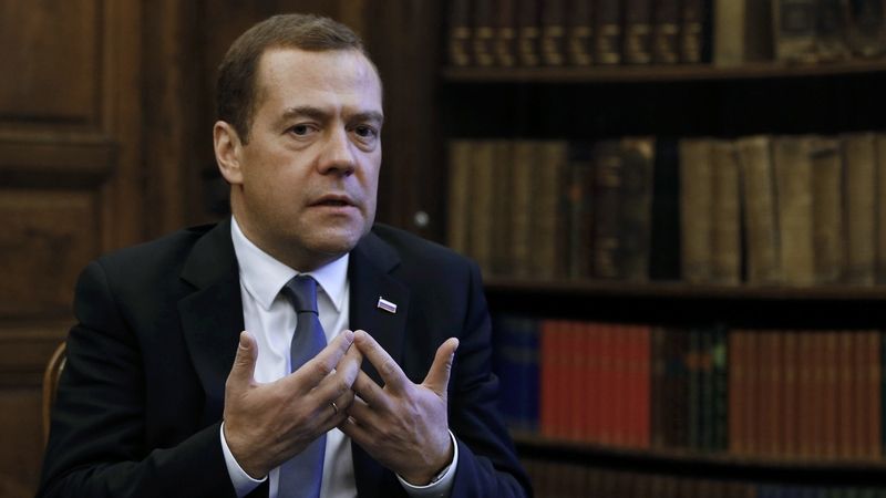 Rusko Twitter zablokovalo. Medveděv jej přesto řeší, na mušku si vzal i Muska